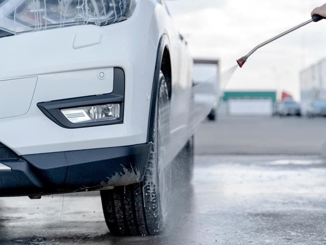 ¿Cada cuánto es necesario lavar el coche?